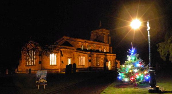 Church of St Mary the Virgin, Eaton Bray with Edlesborough (at Christmas)